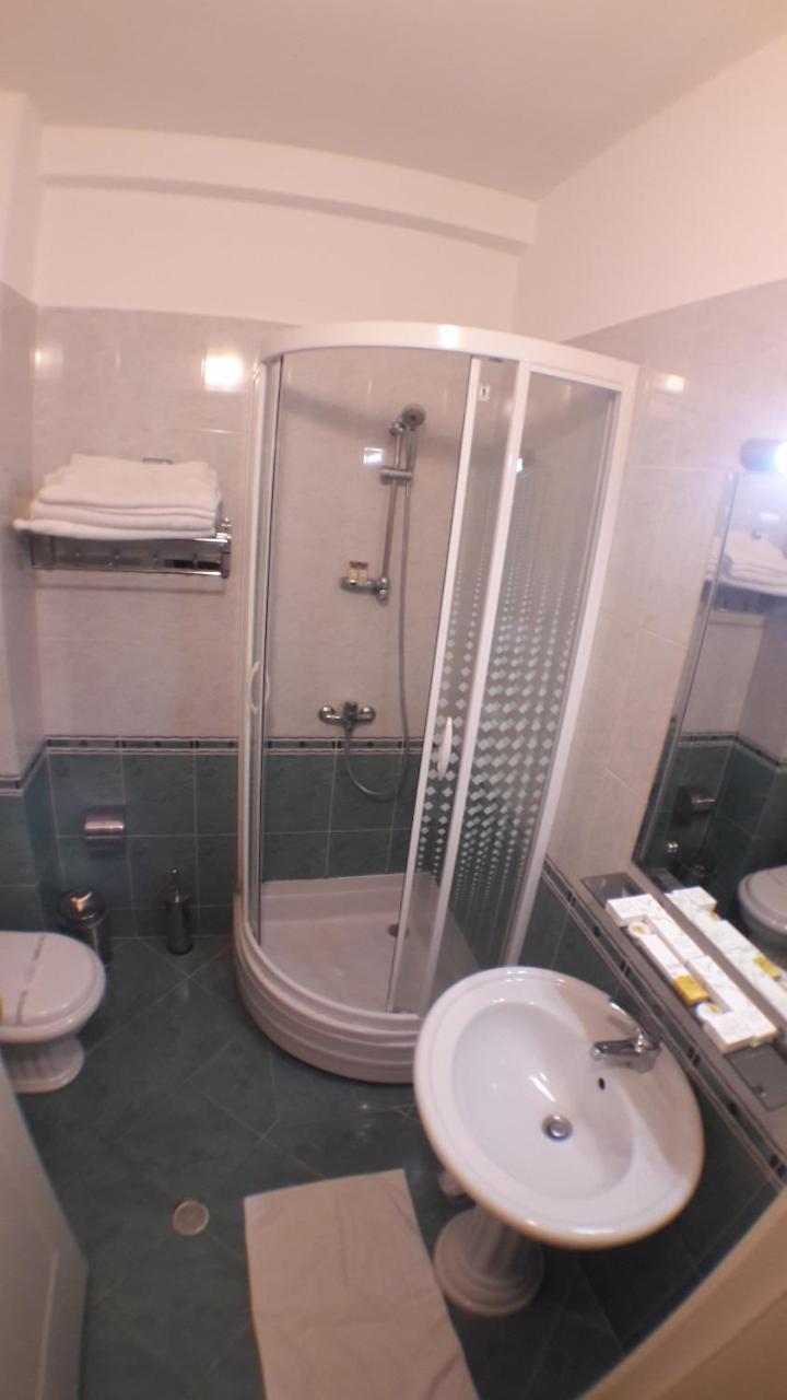 Hotel Le Olive Elbasan Kültér fotó